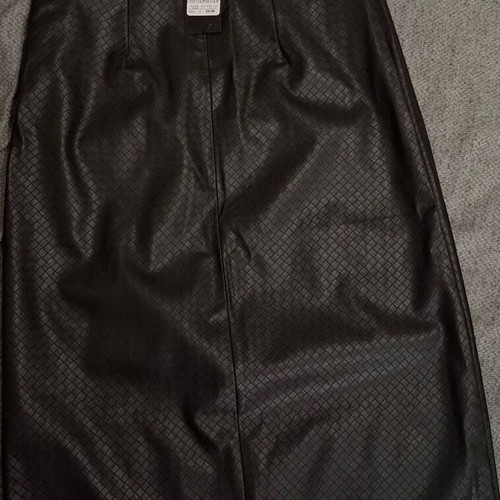 Toi Moi midi skirt in leather look new, black