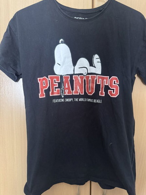 Peanuts T-shirt black, like new, size S