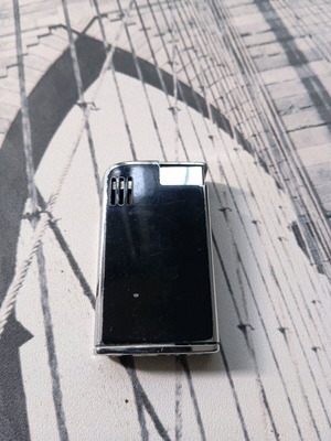 Crown Lambda-Z lighter used vintage, chrome & black finish