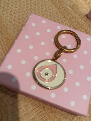Keychain pink eye like new