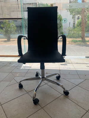 Office chair like new