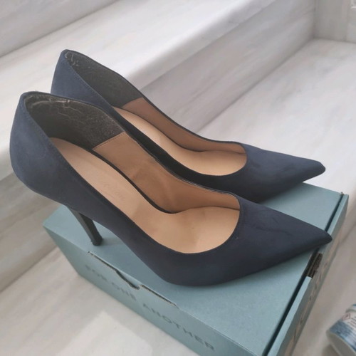 Women's pumps size 38 like new and worn 1-2 times