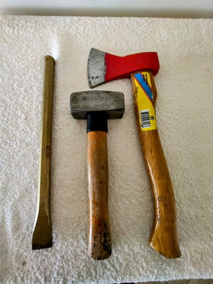 Hand tools used: chisel, axe, hammer