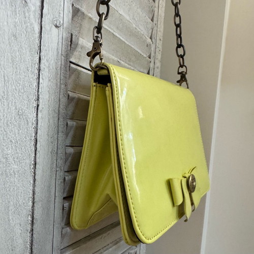 Darling patent leather shoulder bag used, yellow with chain