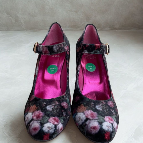 Ursula Mascaró gothic retro velvet designer pumps size 37 used