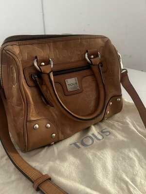 Tous leather bag beige like new with removable strap