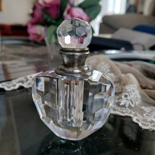 Crystal perfume bottle like new with vintage style