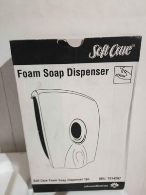 Foam Soap Dispenser like new with wall mount and instructions
