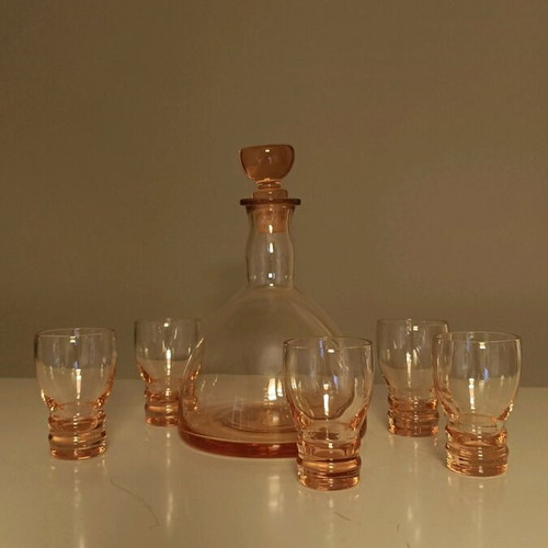 Glass carafe and glasses set like new, pink color