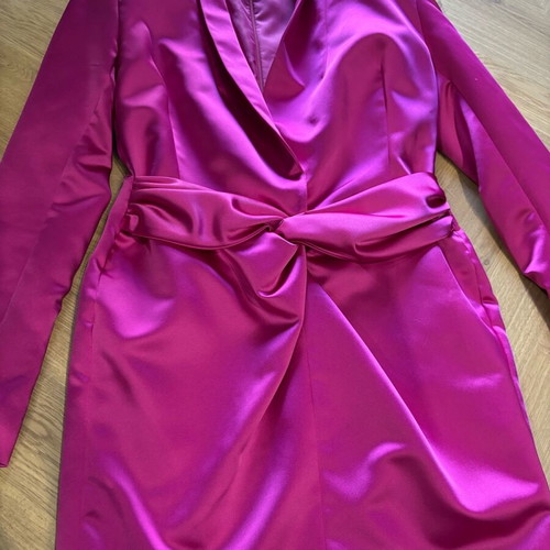 Zara dress fuchsia satin texture with shoulder pads like new, size L