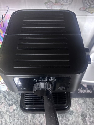 DeLonghi coffee machine LKE, black