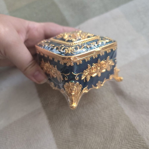 Luxury jewelry box