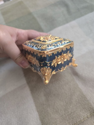 Luxury jewelry box