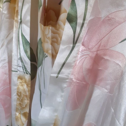 Italian women's robe new, size medium, viscose multicolor