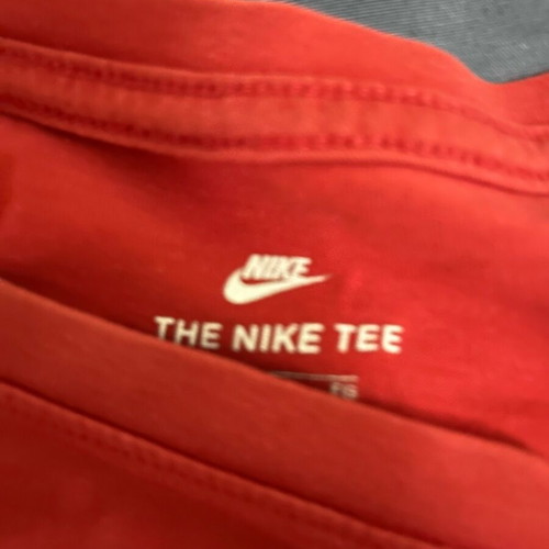 Nike tee new, red size M