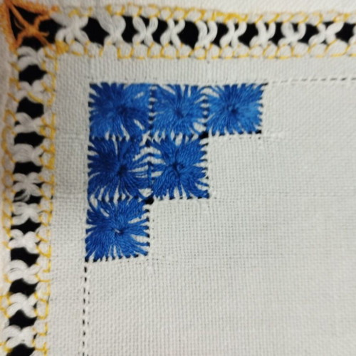 Handmade embroidery used, 2 napkins