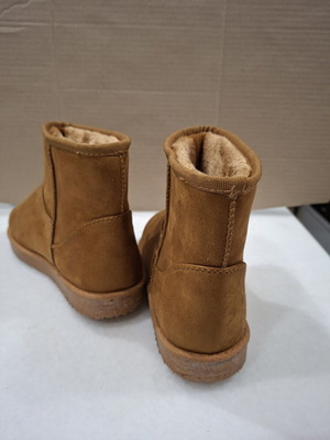 Suede women's ankle boots with fur lining, size 39, orange