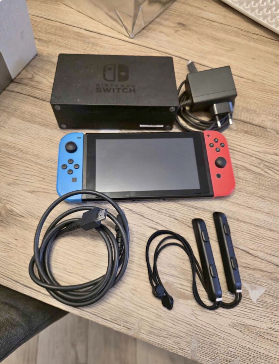 Nintendo Switch like new, complete set… - € 177,00 - Vendora.cy