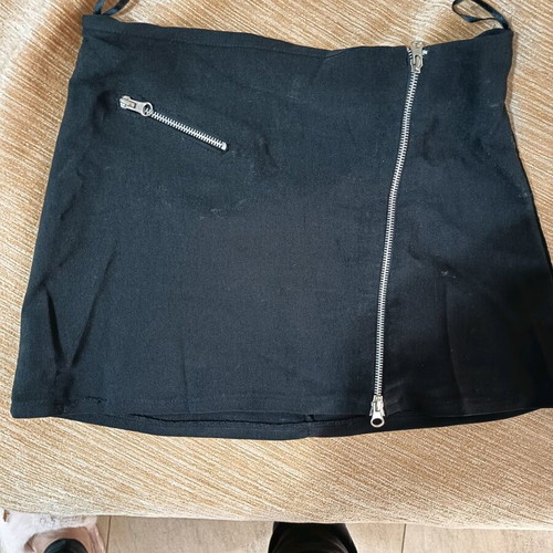 Black skirt like new, size S
