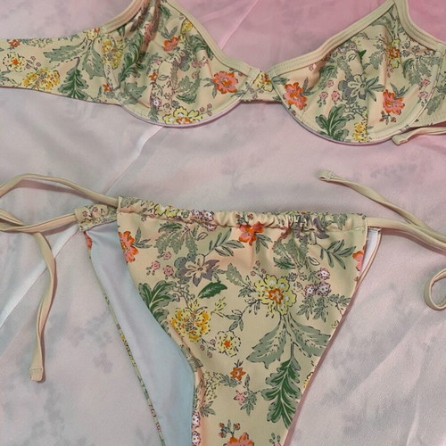 Swimsuit set like new, sizes S and M, pack of 3