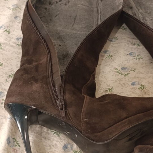 Haris Kazakos brown suede high boots with thin stiletto heel size 38 used