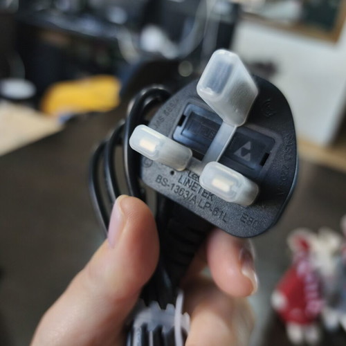 Figure-8 (IEC C7) Power Cable with UK Plug new, 1.5 m