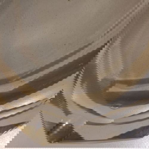 Τασάκι γυάλινο μεταχειρισμένο με ομοιόμορφο σχέδιο και τρεις θέσεις για τσιγάρο