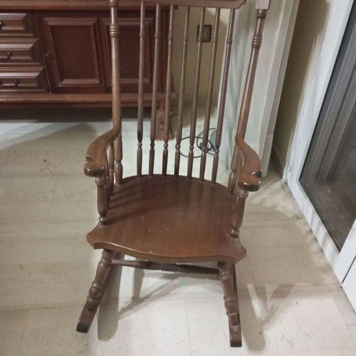 Vintage Windsor Rocking Chair 1995, solid wood, like new
