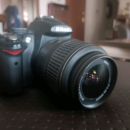 Nikon D-5000 DSLR σαν καινούργιο με μπαταρία και τσάντα μεταφοράς
