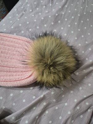 Benetton hat new pink with removable pompom