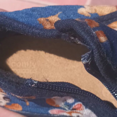 Comfy kids winter slippers size 19 like new, blue with leather insole