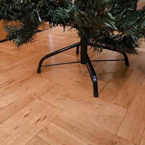 Christmas tree like new, height 1.10 m and diameter 70 cm