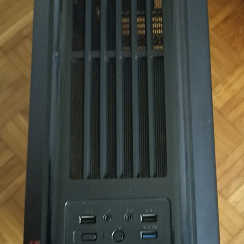 Innovator Starship Midi Tower computer case with side window