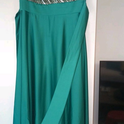 Evening dress emerald 2XL like new with sequin chest detail