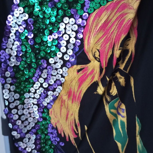 Gift earrings with the Off-Shoulder top / Sequins & Green Stones