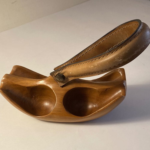 Pipe stand wooden with leather used, made in Italy