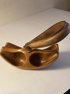Pipe stand wooden with leather used, made in Italy