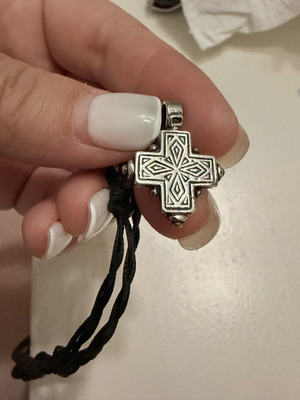 Silver cross like new