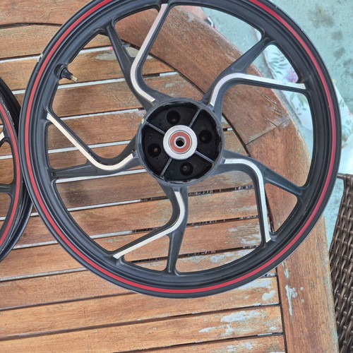 Daytona Velos motorcycle wheels used, with or without front disc