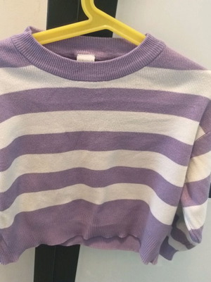 Girls' sweater used for ages 4 to 5 years