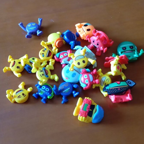 Kinder Joy Emoji figures set of 22 like new
