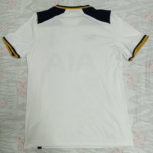 Tottenham Hotspur FC 2016/17 home jersey like new, large