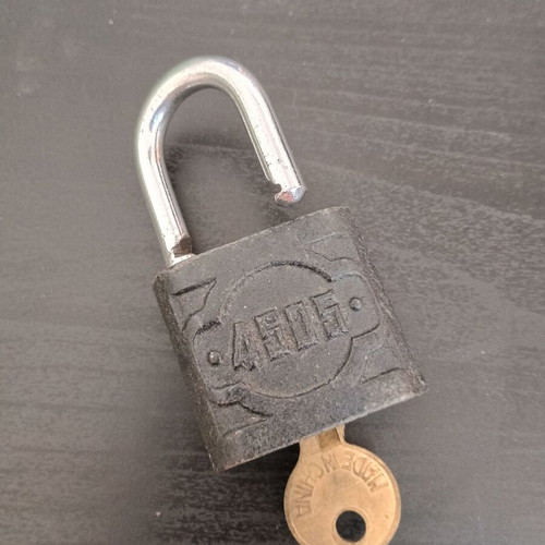 Padlocks set of 4 with keys and without keys