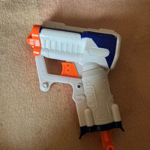 Nerf Elite Triad EX-3 blaster like new