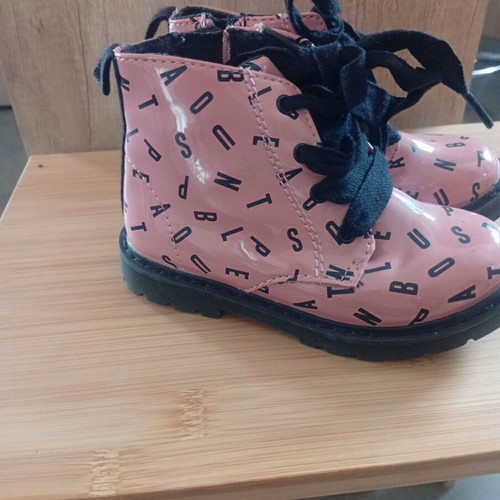 Girls' boots size 23 like new, pink and black