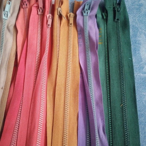 Set of 22 TEX 18 metal zippers, 18 cm, assorted colors