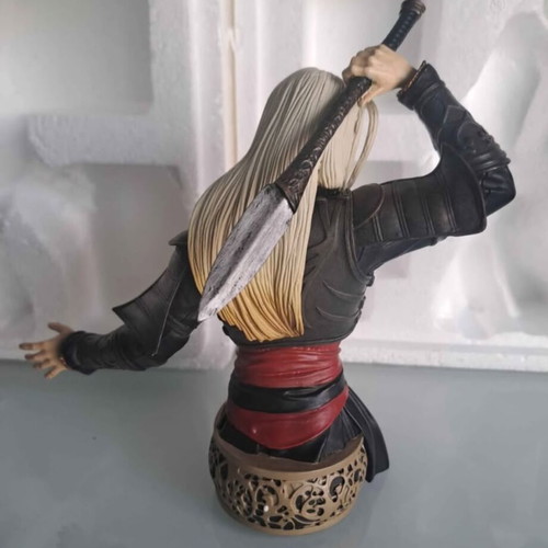 Hellboy 2 The Golden Army Prince Nuada collectible mini bust limited edition