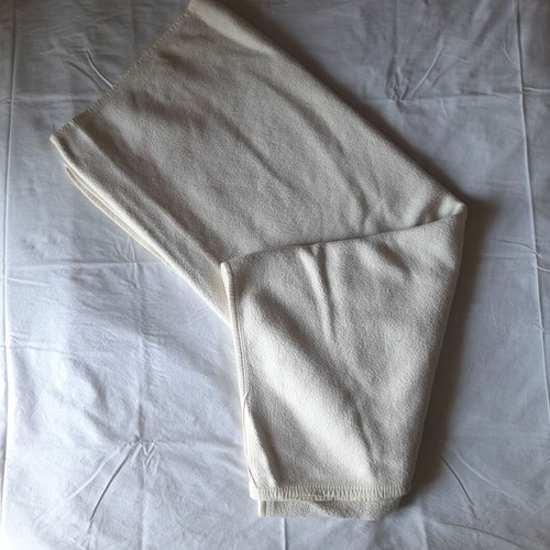 Single blanket used, white color