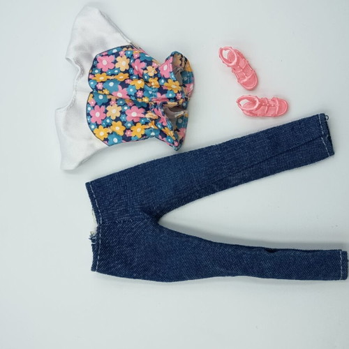 Doll fashion clothes set like new, pants, blouse and shoes
