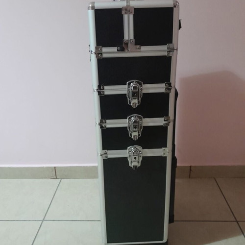 Multifunctional Aesthetic Case like new